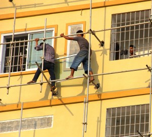 Ben quoi, je pose une fenêtre au 5eme étage !!